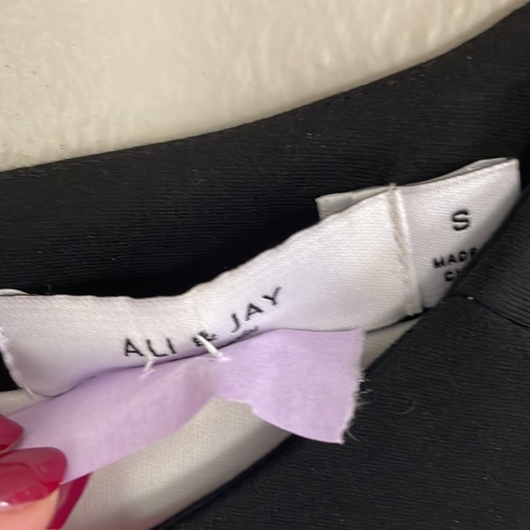 ALI & JAY dress perfect - Picture 4 of 8